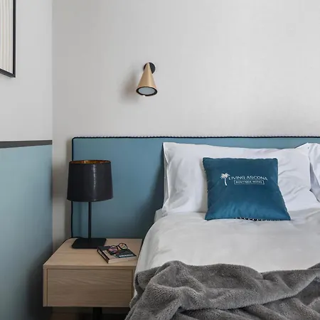 Bed & Breakfast Living Boutique