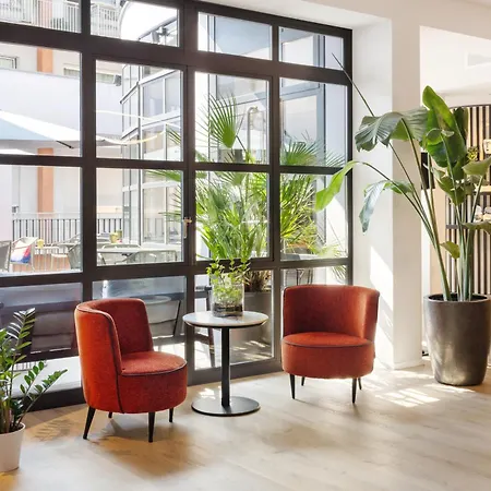 Bed & Breakfast Living Boutique